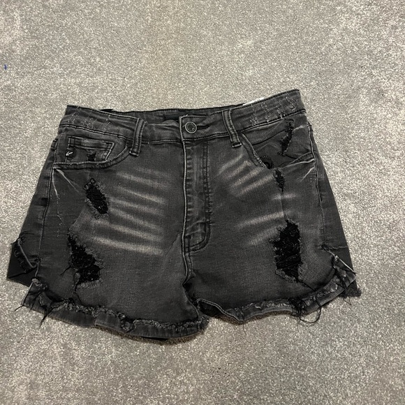 KanCan Pants - Kancan black distressed‎ short